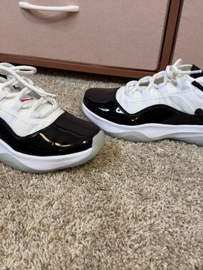 Jordan Kids White and Black Patent Low-Top Sneakers